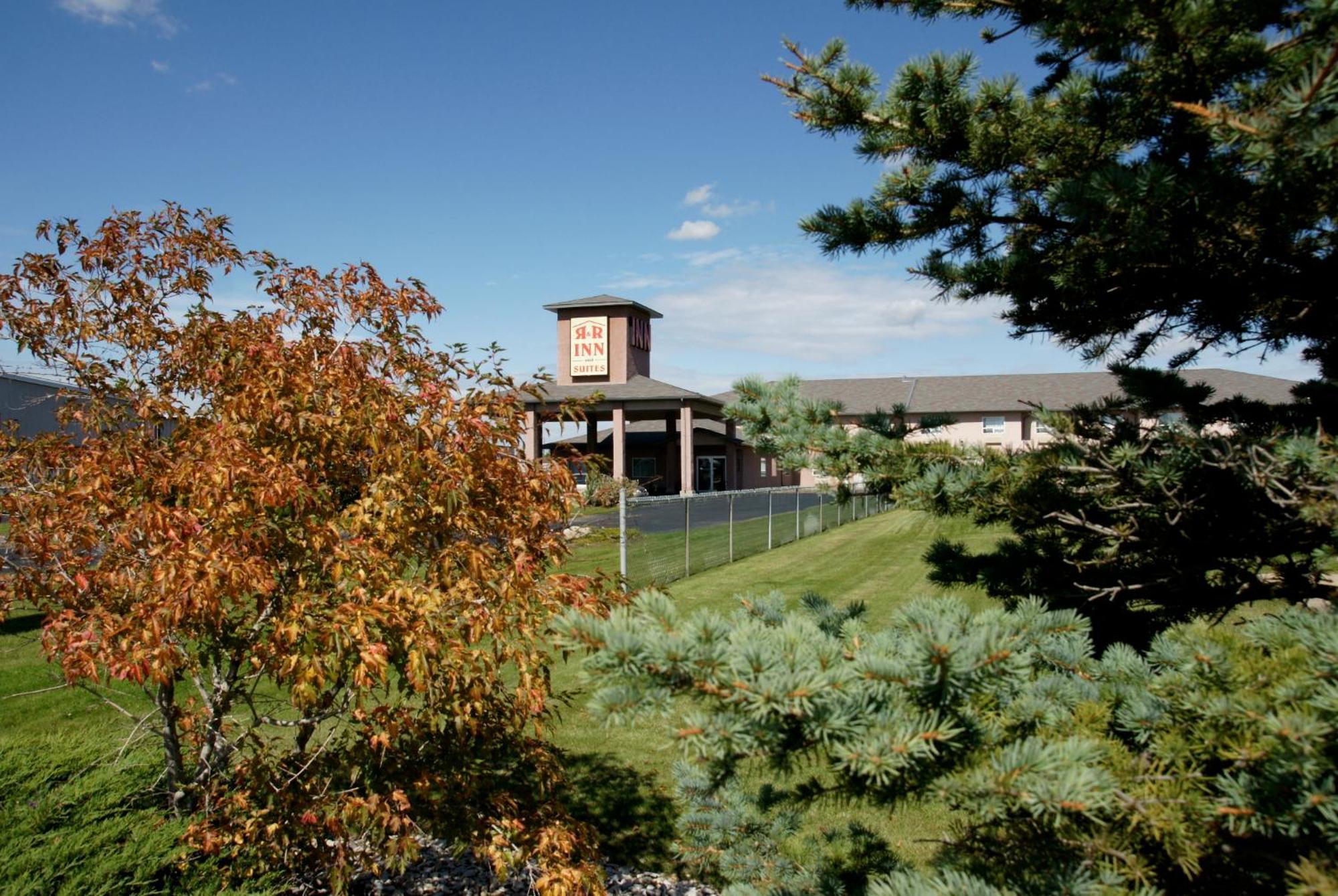 R&R Inn & Suites Motel 3*