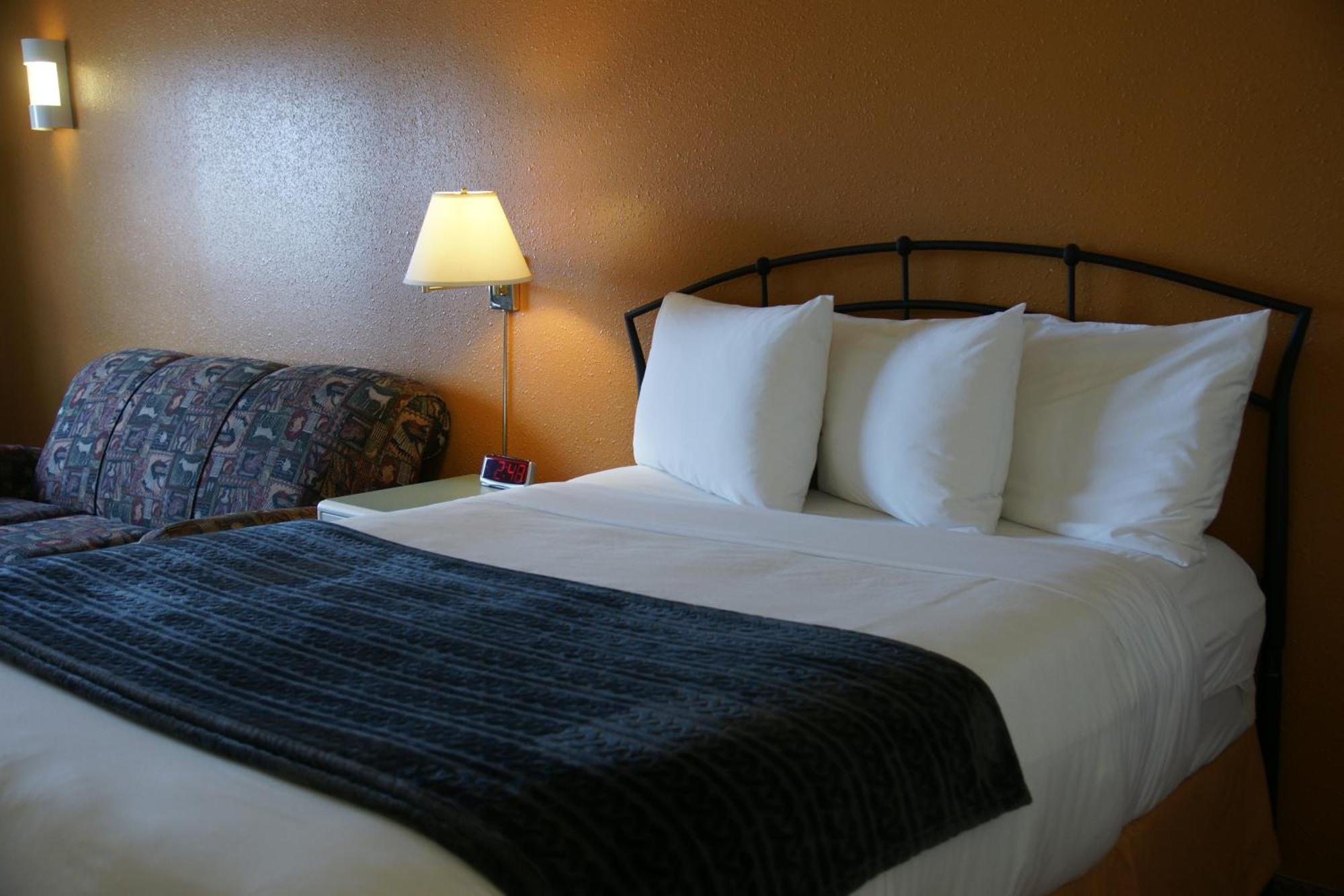 R&R Inn & Suites