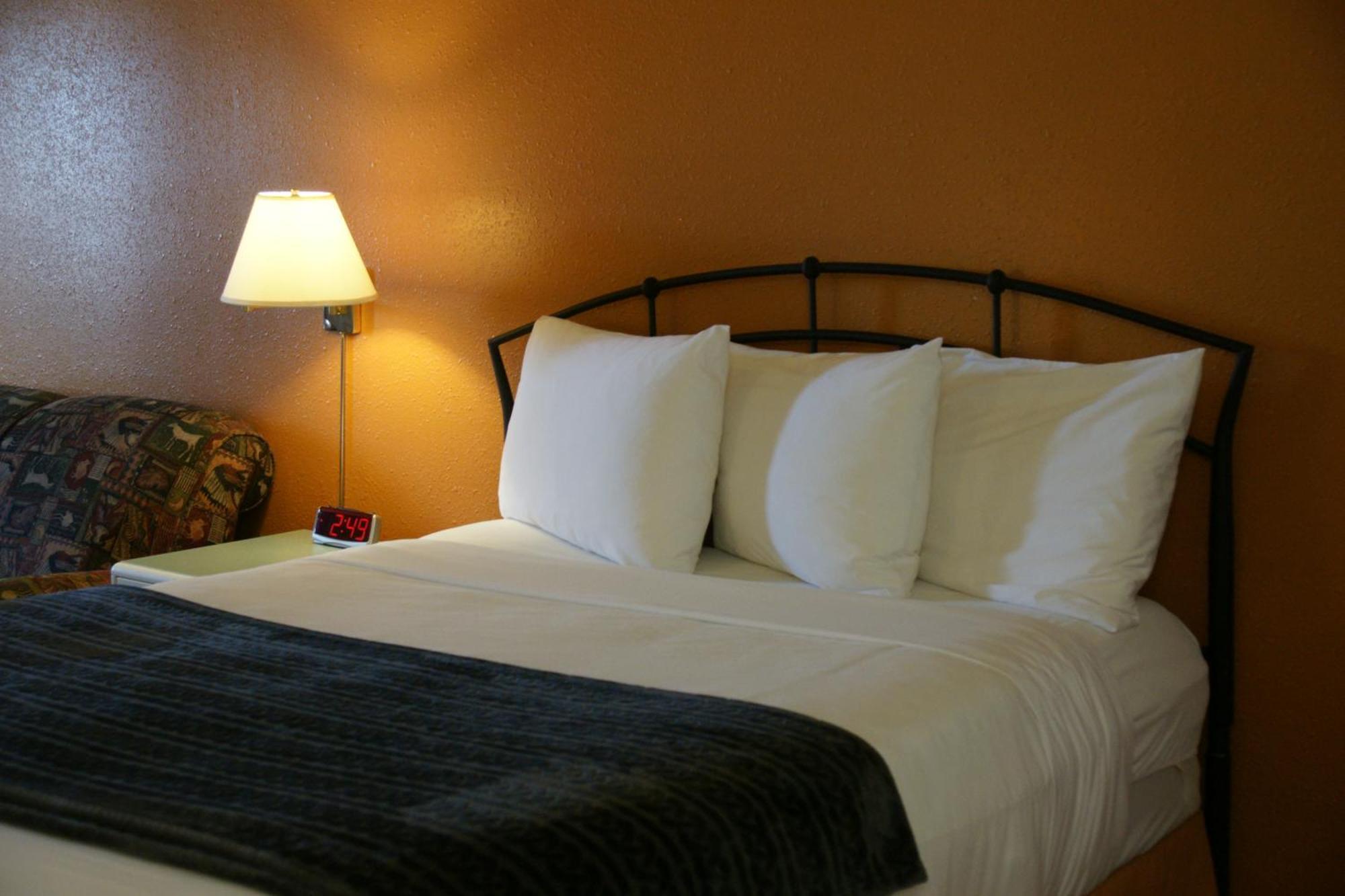 R&R Inn & Suites