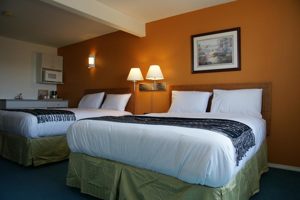 R&R Inn & Suites Motel Camrose
